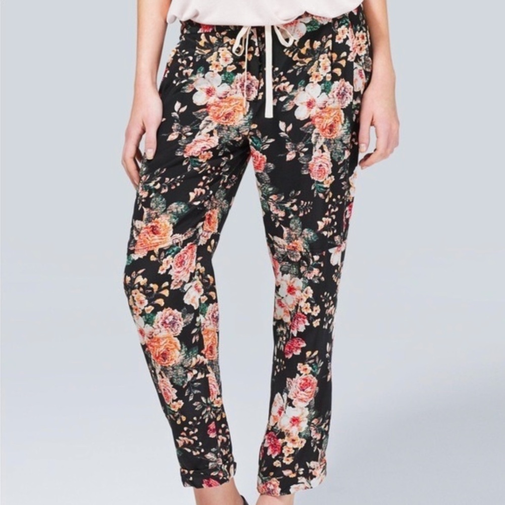 Aritzia Wilfred - Marais Colorful Floral 100% Silk Black Pants - Medium